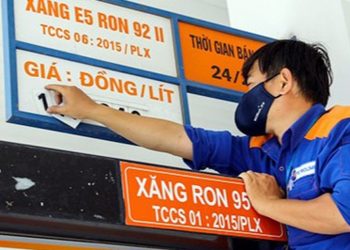 Kịch bản nào cho giá xăng ngày mai (26/10)?