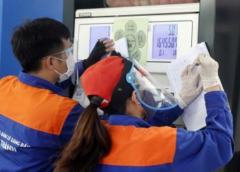 Giá xăng tiếp tục tăng thêm 1.430 nghìn đồng/lít từ chiều nay