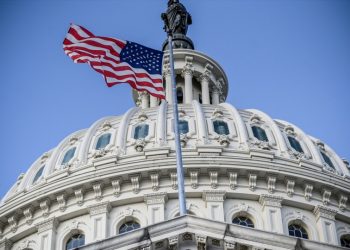 Thượng viện Mỹ chấp thuận nâng trần nợ công lên 28.900 tỷ USD