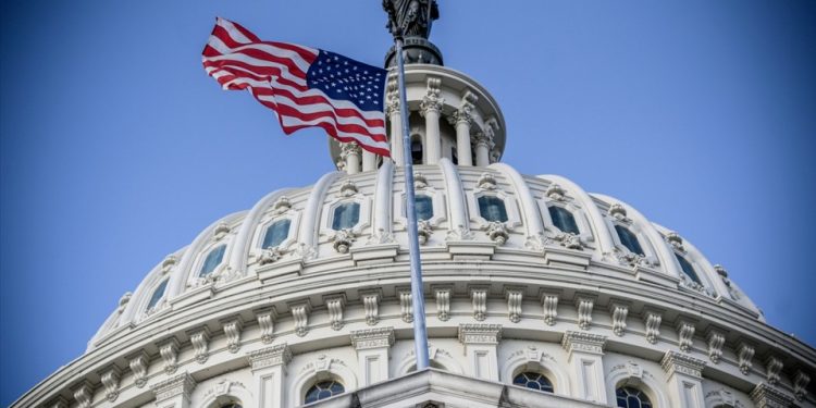 Thượng viện Mỹ chấp thuận nâng trần nợ công lên 28.900 tỷ USD