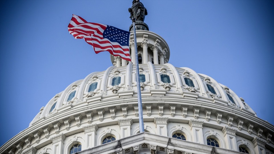 Thượng viện Mỹ chấp thuận nâng trần nợ công lên 28.900 tỷ USD