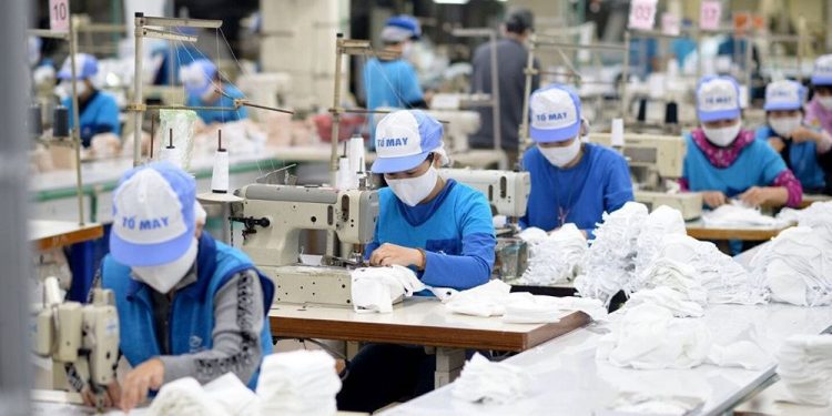 Đau đáu giải pháp giữ chân người lao động