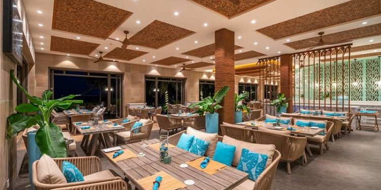 Không mở máy lạnh, không bán bia rượu: Nhà hàng, quán ăn bị "trói tay"