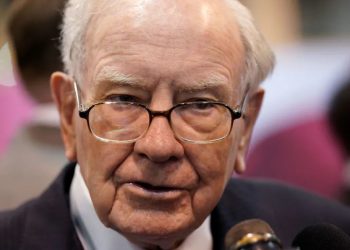 “Thần chứng khoán” Warren Buffett bị “lật xe”? Lợi nhuận ròng quý III của Berkshire Hathaway giảm mạnh, không có gì để đầu tư?