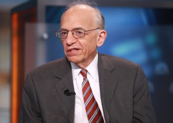 Phố Wall sắp “quay đầu”, thị trường chứng khoán sắp trải qua đợt điều chỉnh lớn?