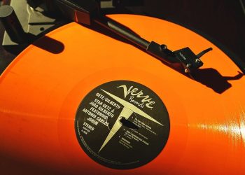 ViMoney - Ngành công nghiệp âm nhạc là nạn nhân không ngờ của tình trạng thiếu nhựa