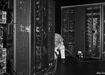 Các công ty công nghệ thế hệ trước đang khoác lên mình những bộ trang phục mới