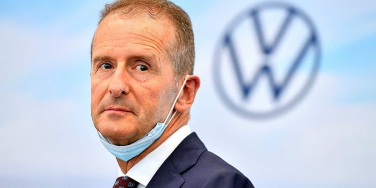 Đề nghị cắt giảm 30.000 việc làm, ghế CEO của Herbert Diess tại Volkwagen đang lung lay