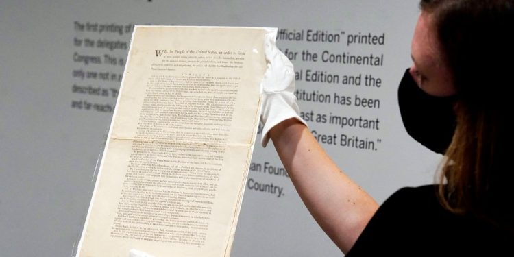 ConstitutionDAO đã huy động được 30 triệu đô la giá trị Ethereum, một ngày trước buổi đánh giá của Sotheby’s