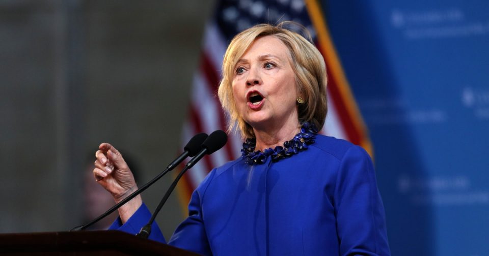 Hillary Clinton: "Cần các quy định tiền điện tử để ngăn chặn sự thao túng của Nga và Trung Quốc"