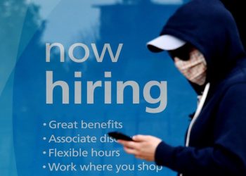 Thị trường lao động Mỹ bị thắt chặt để kìm hãm lạm phát leo thang