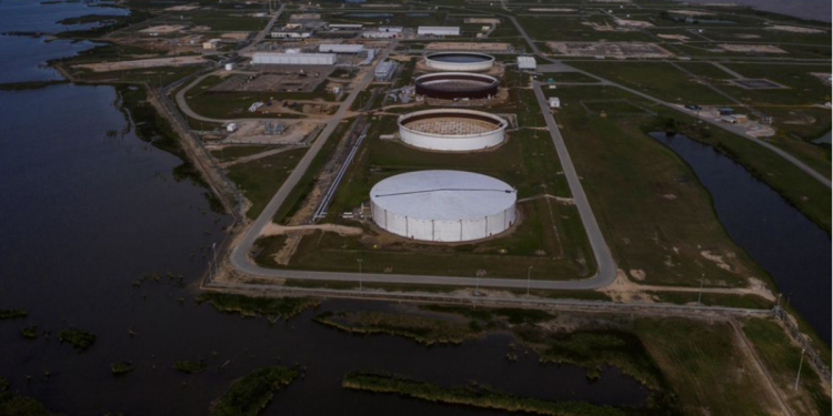 Mỹ “giải phóng” 32 triệu tỷ thùng dầu thô chua từ 4 kho dự trữ chiến lược