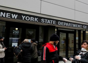 Giới trẻ Mỹ đua nhau thất nghiệp hậu Covid-19