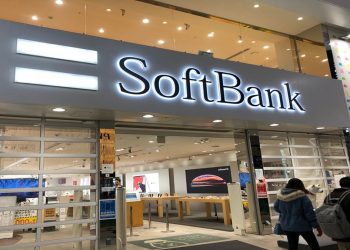 Cổ phiếu SoftBank tăng 11% khi hoàn tất thương vụ 9 tỷ USD