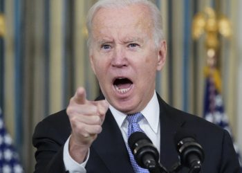 “Nắm đấm thép” của ông Biden có hiệu quả? Giá dầu đã giảm hơn 7%