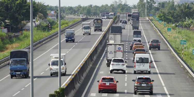 Cao tốc TPHCM - Trung Lương sẽ sửa xong trong tháng 11