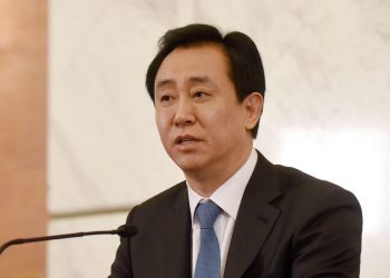 Chủ tịch Evergrande đã bán tài sản cá nhân trị giá tổng cộng 1,1 tỷ USD để hỗ trợ công ty