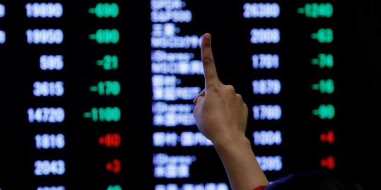 Chứng khoán Châu Á - Thái Bình Dương biến động, Trung Quốc giữ nguyên lãi suất cơ bản