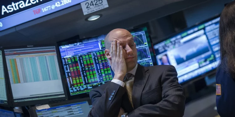 Thị trường chứng khoán châu Âu giảm, Stoxx 600 "bay màu" 1,5%