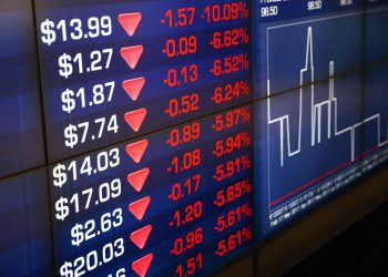 Biến thể Omicron Covid-19 kéo giá cổ phiếu Châu Á - Thái Bình Dương lao dốc phiên đầu tuần