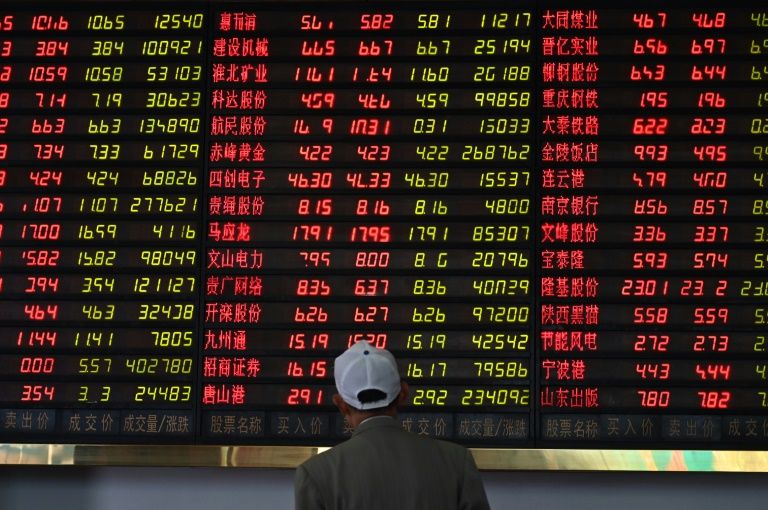 Cổ phiếu Trung Quốc giao dịch thấp hơn ngay cả khi dữ liệu kinh tế vượt qua kỳ vọng