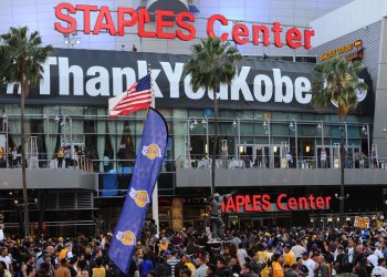 Crypto.com được cho là trả 700 triệu đô la cho quyền đặt tên Lakers, Clipper Arena