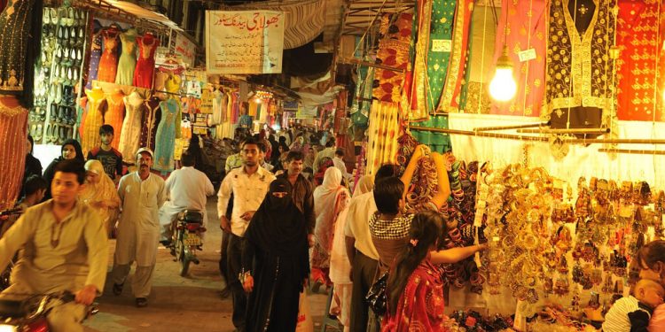 Ngân Hàng Trung Ương Pakistan "mạnh dạn" dự báo tăng trưởng kinh tế 5% bất chấp "bóng ma" lạm phát