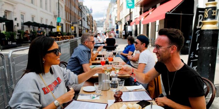 Lạm phát ở Anh tăng lên mức cao nhất trong 10 năm là 4,2%