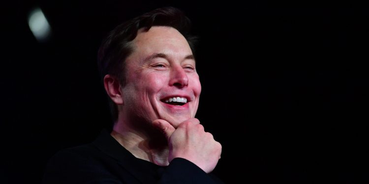 Thuế không phải là lý do duy nhất khiến Elon Musk bán cổ phiếu Tesla