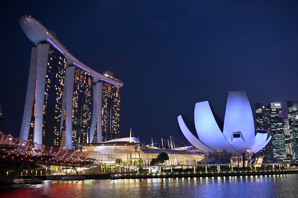 Tốc độ tăng trưởng kinh tế của Singapore vượt dự kiến trong quý 3