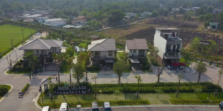 Nhà đầu tư miệt mài "săn" bất động sản nhà liền thổ Long An