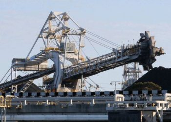 Trong tháng 10, nhập khẩu than của Trung Quốc tăng gần gấp đôi so với năm trước