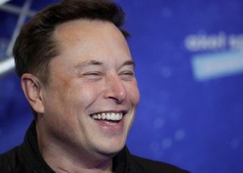 Tesla sừng sững, phe bán khống “thấm mệt”: Elon Musk thật giỏi “bày trò”