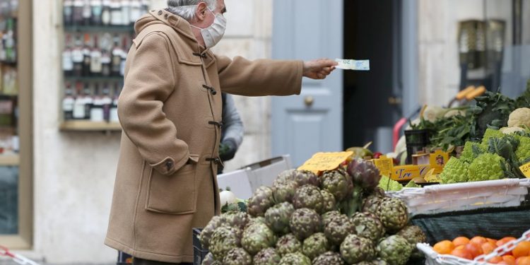"Bóng ma" lạm phát bao trùm khu vực đồng euro với mức cao kỷ lục trong 25 năm