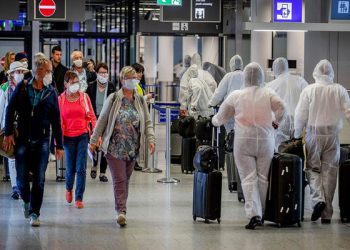 “Thiên thời địa lợi” để mở lại các đường bay quốc tế