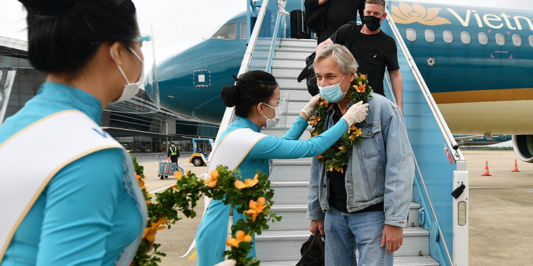 Việt Nam dự kiến mở lại đường bay quốc tế từ tháng 12