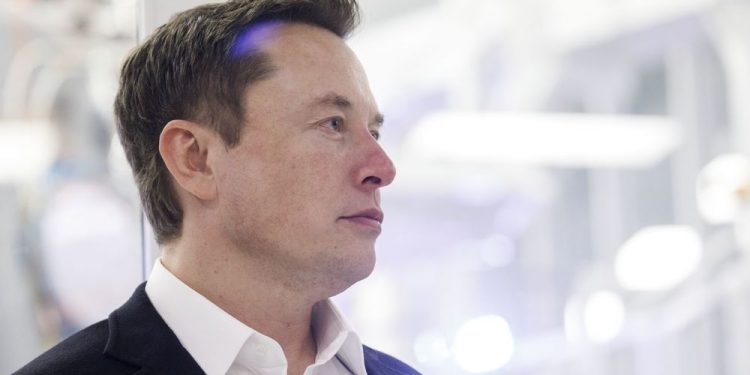 Đối mặt với hóa đơn thuế hơn 15 tỷ USD, Elon Musk muốn bán 10% cổ phiếu tại Tesla?