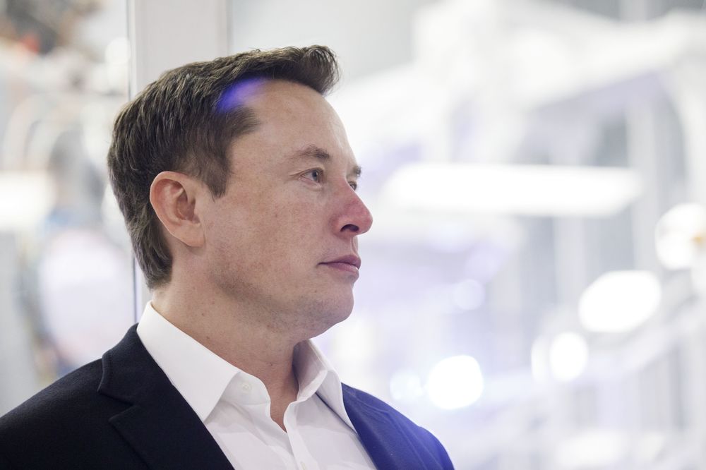 Đối mặt với hóa đơn thuế hơn 15 tỷ USD, Elon Musk muốn bán 10% cổ phiếu tại Tesla?