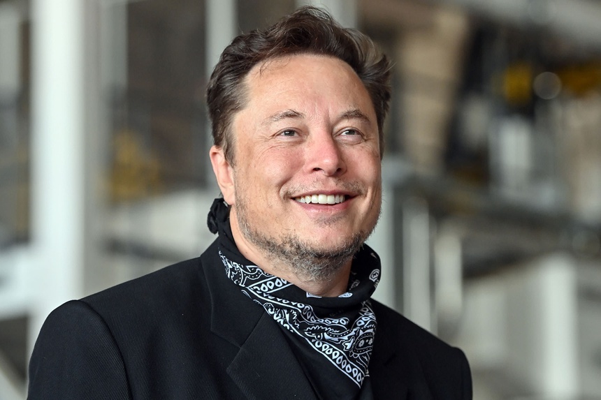 Đối mặt với hóa đơn thuế hơn 15 tỷ USD, Elon Musk muốn bán 10% cổ phiếu tại Tesla?