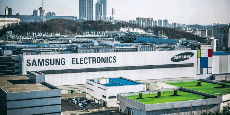 Gia tộc Samsung cầm cố số cổ phiếu trị giá hơn 13 tỷ USD