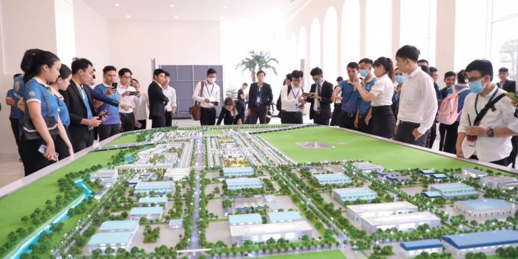 Bất chấp ảnh hưởng của dịch bệnh điều khiến các nhà đầu tư lạc quan về thị trường bất động sản sôi động 2022