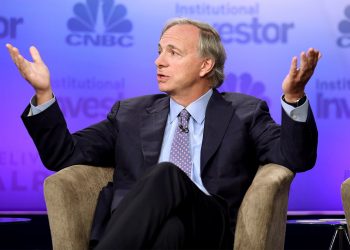 Ông trùm đầu cơ Ray Dalio: Tiền mặt không còn là kênh an toàn để trữ tài sản