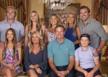 10 gia tộc giàu nhất nước Mỹ năm 2021