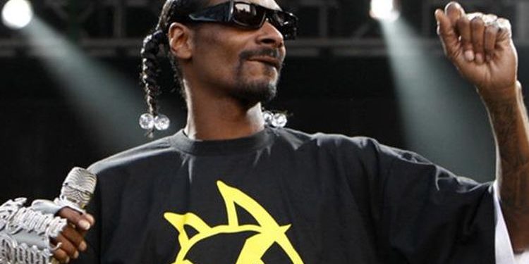 NFT Decentral Eyes Dog của rapper đình đám Snoop Dogg có giá thầu lên tới 771,000 USD