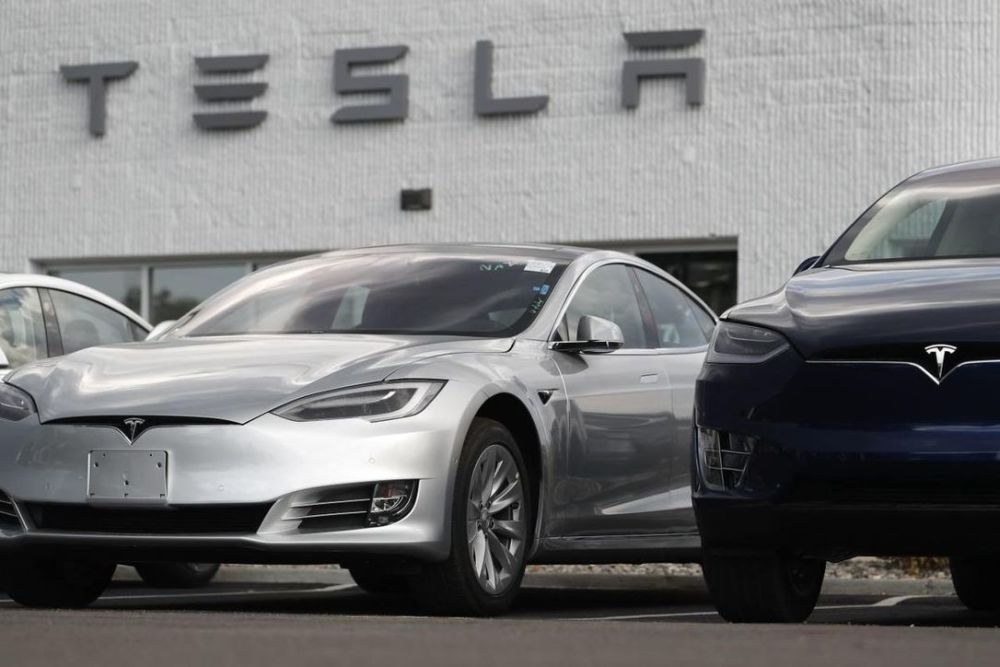 Giám đốc điều hành Tesla Elon Musk cho biết ông đã bán “đủ cổ phiếu” để đạt được kế hoạch bán 10% cổ phần tại Tesla.