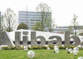 Alibaba tái cơ cấu, thay giám đốc tài chính CFO vào 2022