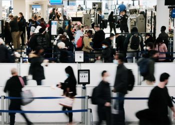 Thị trường chứng khoán châu Á - Thái Bình Dương bật tăng trước diễn biến lạc quan của Omicron