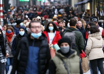 Chứng khoán châu Á - Thái Bình Dương biến động trái chiều khi bức tranh toàn cảnh về Omicron tiếp tục mơ hồ