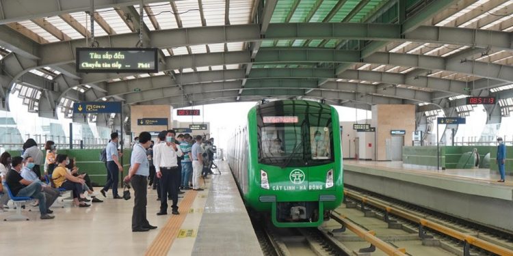 Tàu Cát Linh - Hà Đông sau 1 tháng hoạt động đón hơn 620.000 khách