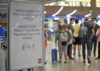 Dữ liệu kinh tế khả quan và thông tin về Omicron kéo giá cổ phiếu tại châu Âu tăng trở lại